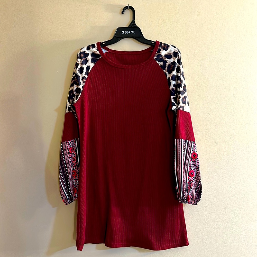 Boutique brand/ short dress/ cotton w/satin patterned sleeves/ size Medium